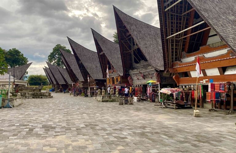 Desa Wisata Rumah Ulos di Lumban Suhi-Suhi