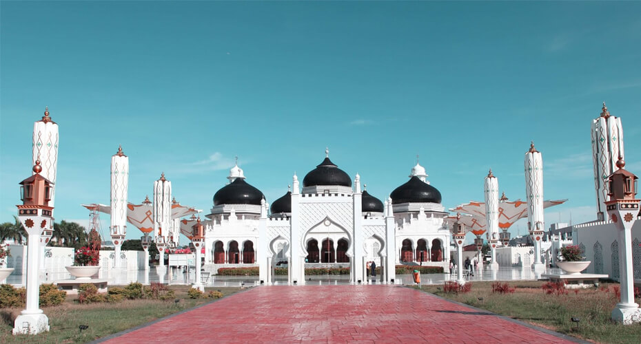 Menelusuri Tanah Rencong yang Penuh Pesona