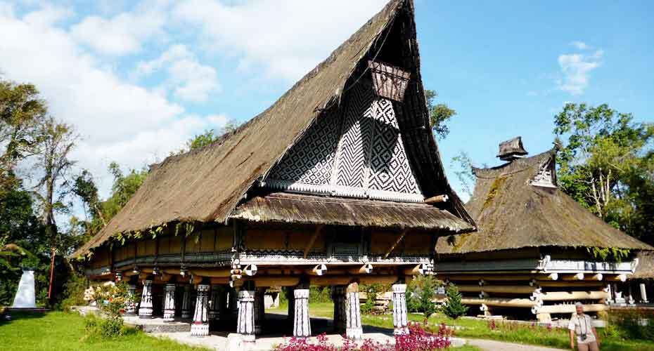 Rumah Bolon Pematang Purba