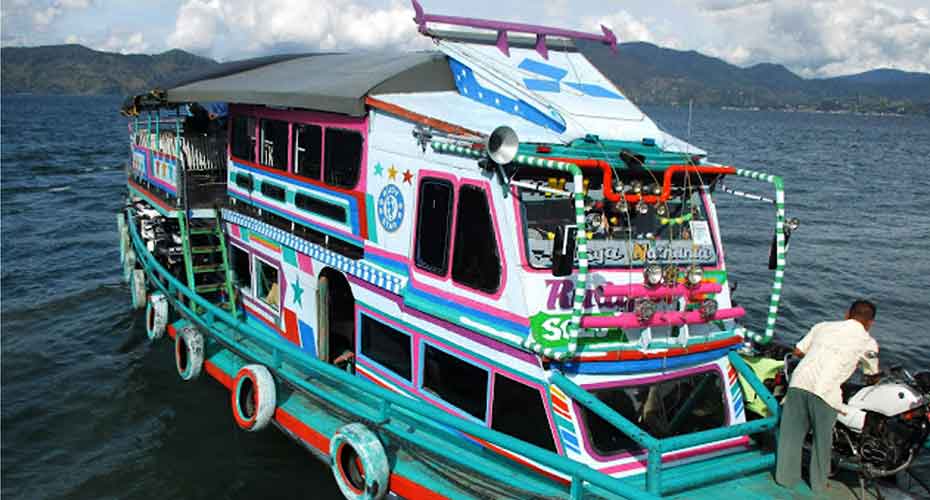 Kapal Motor Danau Toba