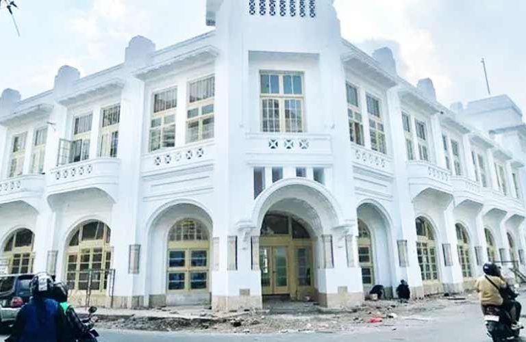 Gedung Warenhuis Medan