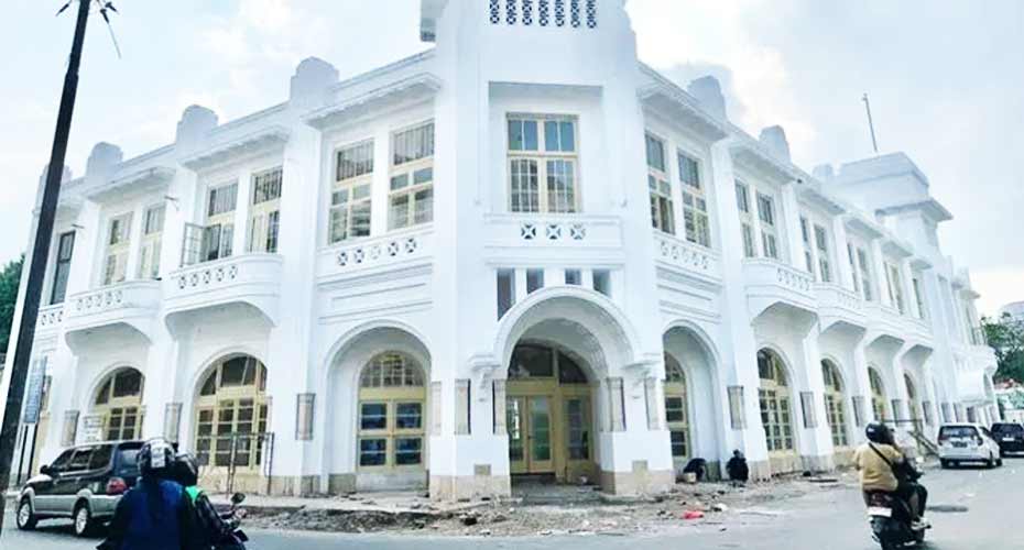 Gedung Warenhuis Medan