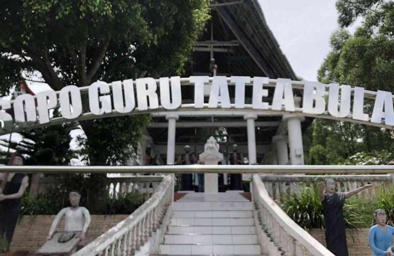 Sopo Guru Tatea Bulan
